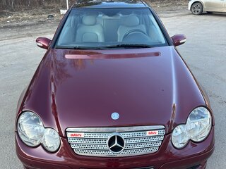 2004 Mercedes-Benz C-Класс 230 II (W203) Рестайлинг, красный, 800000 рублей, вид 4