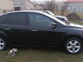 2009 Ford Focus II Рестайлинг, чёрный, 600000 рублей, вид 4