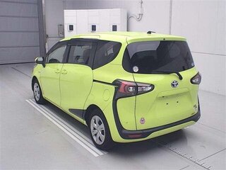 2018 Toyota Sienta II, жёлтый, 1600000 рублей, вид 2
