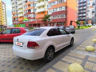 2013 Volkswagen Polo V, белый, 850000 рублей, вид 2