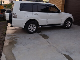 2011 Mitsubishi Pajero IV Рестайлинг 1, белый, 2200000 рублей, вид 3