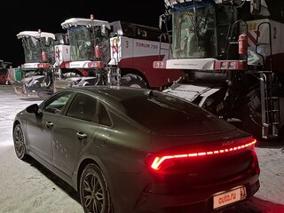2021 Kia K5 III, серебристый, 2850000 рублей, вид 3