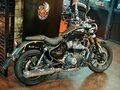 2026 Royal Enfield Super Meteor, зелёный, 773000 рублей - вид 3