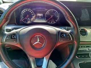 2018 Mercedes-Benz E-Класс 220 d V (W213, S213, C238), серебристый, 3500000 рублей, вид 4