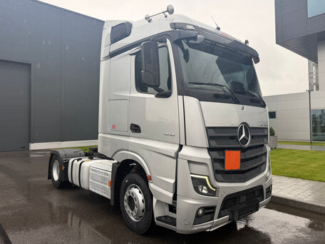 2023 Mercedes-Benz Actros, белый, 8150000 рублей, вид 4