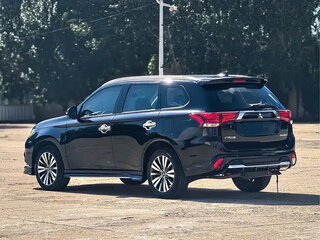 2021 Mitsubishi Outlander III Рестайлинг 3, чёрный, 1800666 рублей, вид 5