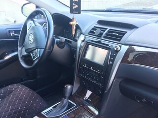 2016 Toyota Camry VII (XV50) Рестайлинг, белый, 2600000 рублей, вид 3