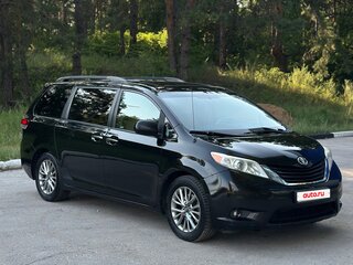 2014 Toyota Sienna III Рестайлинг, чёрный, 2150000 рублей, вид 3