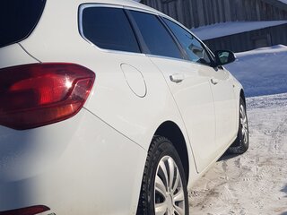 2013 Opel Astra J Рестайлинг, белый, 900000 рублей, вид 4