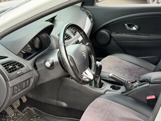 2012 Renault Fluence I, белый, 600000 рублей, вид 3