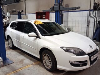 2011 Renault Laguna III Рестайлинг, белый, 750000 рублей, вид 4