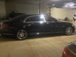 2018 Mercedes-Benz Maybach S-Класс 560 I (X222) Рестайлинг, чёрный, 8500000 рублей, вид 3