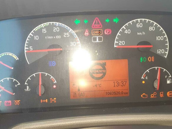 2014 Volvo FL, жёлтый, 6800000 рублей - вид 12