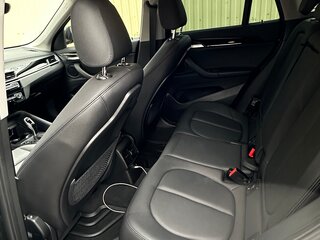2020 BMW X1 18i sDrive II (F48) Рестайлинг, чёрный, 4250000 рублей, вид 5
