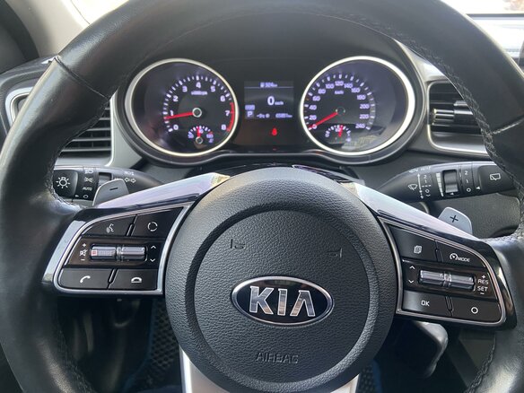 2018 Kia Ceed III, серебристый, 2100000 рублей - вид 9