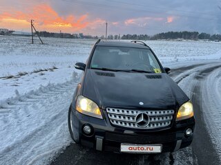 2007 Mercedes-Benz M-Класс 550 II (W164), чёрный, 1400000 рублей, вид 3