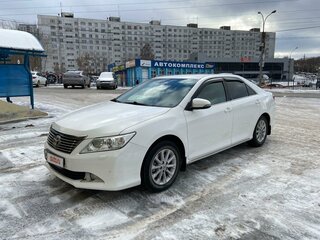 2012 Toyota Camry VII (XV50), белый, 2150000 рублей, вид 1