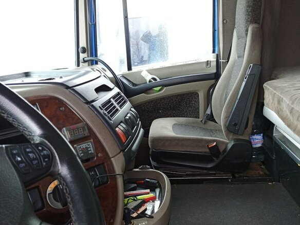2006 DAF XF 105, синий, 3500000 рублей - вид 29