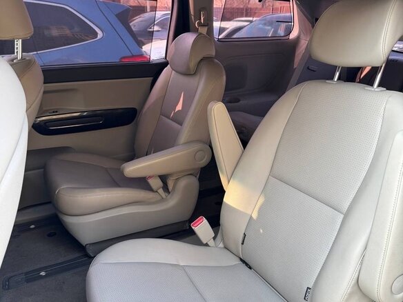 2020 Kia Carnival III, белый, 2880000 рублей - вид 9