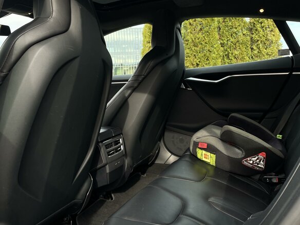 2016 Tesla Model S 75 I Рестайлинг, чёрный, 2990000 рублей - вид 2