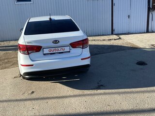 2016 Kia Rio III Рестайлинг, белый, 1150000 рублей, вид 5