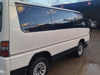 1993 Mitsubishi Delica III, белый, 820000 рублей, вид 3