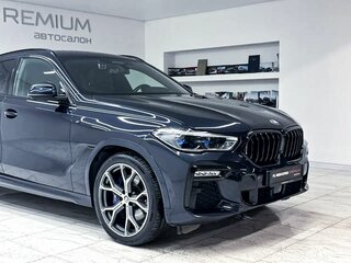 2021 BMW X6 40i III (G06), синий, 7590000 рублей, вид 3