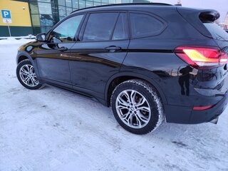 2021 BMW X1 18d xDrive II (F48) Рестайлинг, чёрный, 4200000 рублей, вид 4
