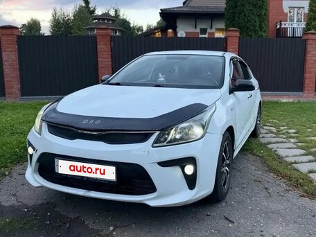 2017 Kia Rio IV, белый, 580000 рублей, вид 3
