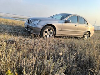 2004 Mercedes-Benz C-Класс 230 II (W203) Рестайлинг, серый, 500000 рублей, вид 2