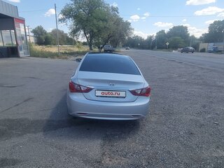 2011 Hyundai Sonata VI (YF), серебристый, 840000 рублей, вид 3