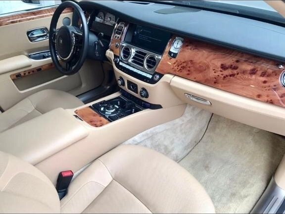 2012 Rolls-Royce Ghost I (Series I), белый, 13000000 рублей - вид 1