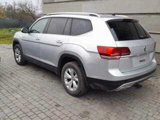 2017 Volkswagen Atlas I, серебристый, 2350000 рублей, вид 2