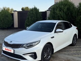 2019 Kia Optima IV Рестайлинг, белый, 1900000 рублей, вид 1