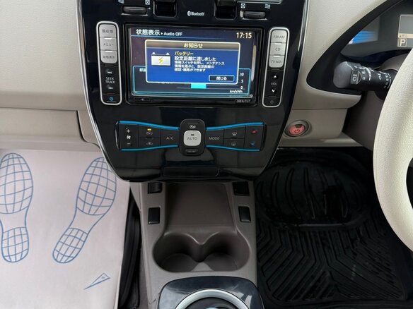 2011 Nissan Leaf (EM61) I (ZE0/AZE0), серый, 625000 рублей - вид 7