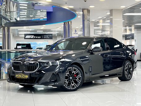 2025 BMW 5 серии 530i xDrive VIII (G60/G61/G68), серый, 9450000 рублей, вид 1