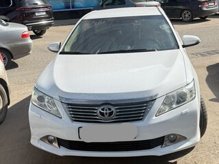 2013 Toyota Camry VII (XV50), белый, 1550000 рублей, вид 1