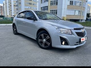 2013 Chevrolet Cruze I Рестайлинг, серебристый, 950000 рублей, вид 3