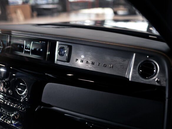 2020 Rolls-Royce Phantom VIII (Series I), чёрный, 49000000 рублей - вид 8