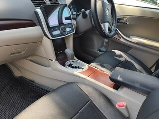 2011 Toyota Premio II (T26) Рестайлинг, белый, 1650000 рублей, вид 3