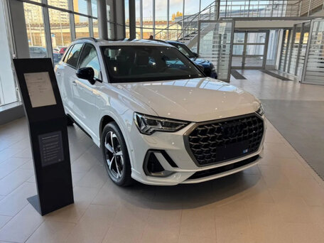 2025 Audi Q3 45 TFSI II (F3), белый, 5600000 рублей, вид 2