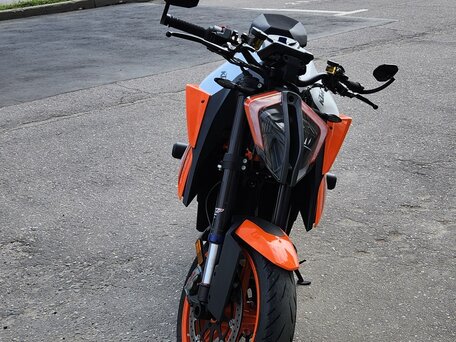 2022 KTM 1290 Super Duke R Evo, оранжевый, 1300000 рублей, вид 3