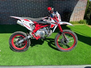 2026 BSE MX 125, красный, 66900 рублей, вид 1