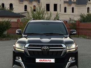 2017 Toyota Land Cruiser 200 Series Рестайлинг 2, чёрный, 6650000 рублей, вид 2