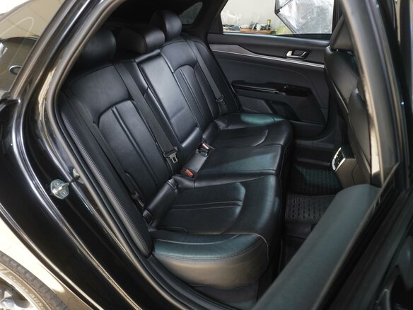 2021 Kia K5 III, чёрный, 2234000 рублей - вид 7
