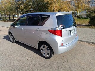 2012 Toyota Ractis II, серебристый, 960000 рублей, вид 2