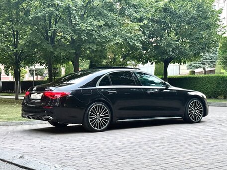2021 Mercedes-Benz S-Класс 450 Long 4MATIC VII (W223), чёрный, 9900000 рублей, вид 2