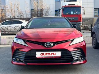 2021 Toyota Camry VIII (XV70) Рестайлинг, красный, 4500000 рублей, вид 1