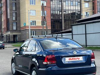2017 Volkswagen Polo V Рестайлинг, синий, 850000 рублей, вид 4