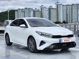 2023 Kia K3 II Рестайлинг, белый, 1900000 рублей, вид 2